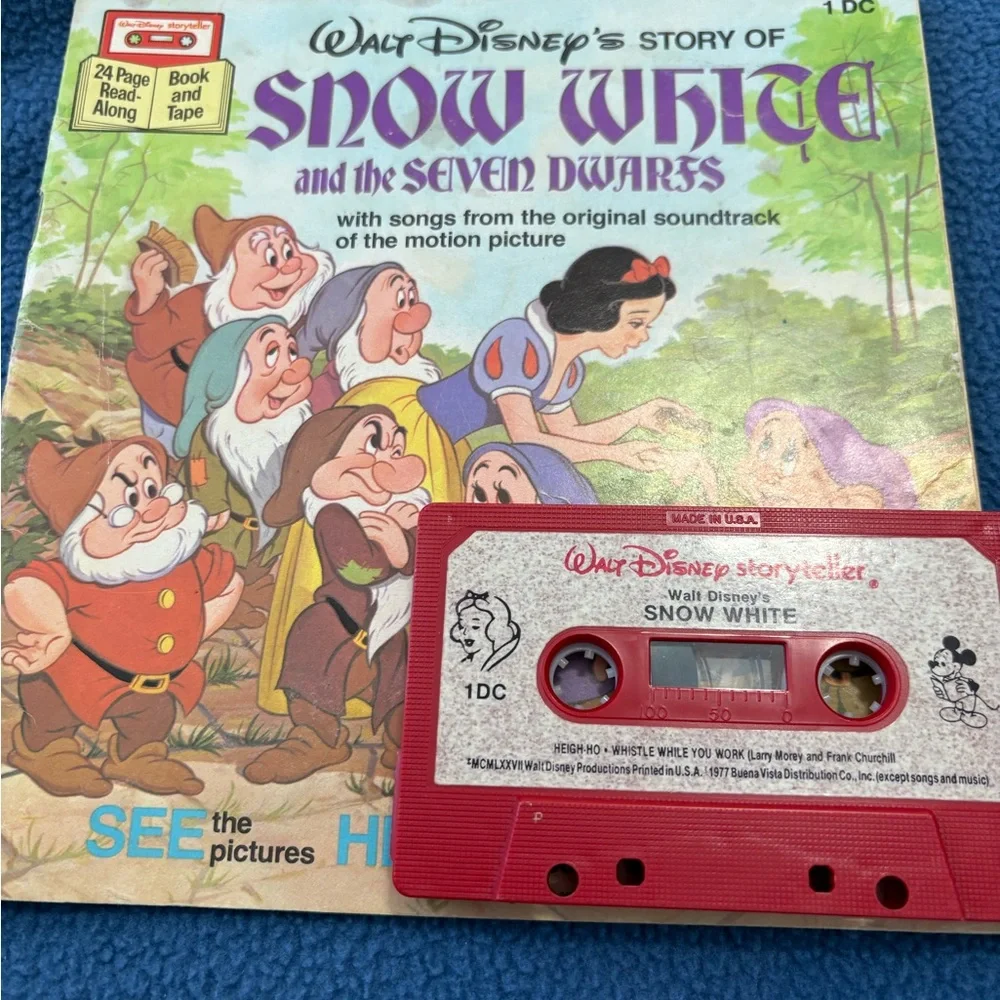 Walt Disney's Snow White Book and Cassette - Picture 1 of 7